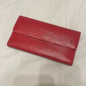 Louis Vuitton Epi leather Red Wallet